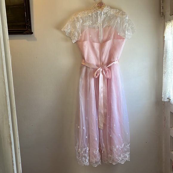 VINTAGE pink dress with gauze overlay - Picture 2 of 4